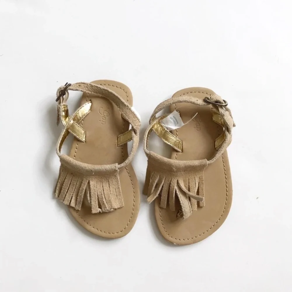Babygap cream faux suede fringe sandals GUC size 5